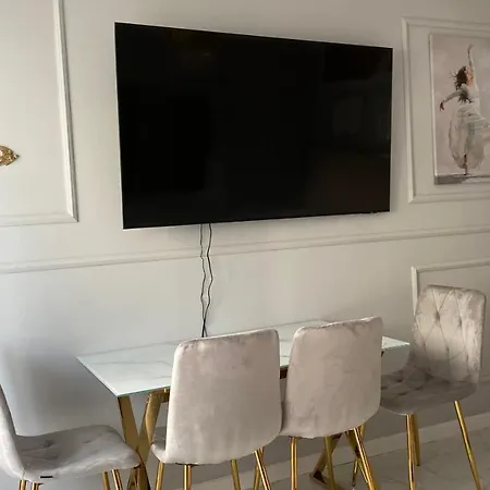 Gold Glamour Z Dwoma Sypialniami, Duzy Balkon 아파트