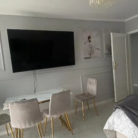 Gold Glamour Z Dwoma Sypialniami, Duzy Balkon