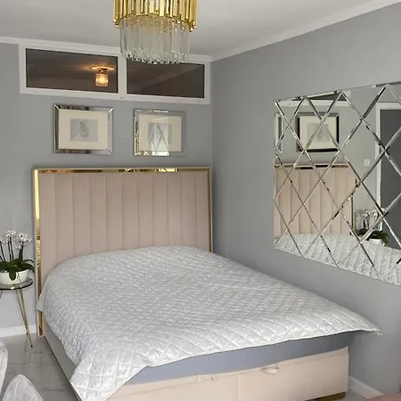 Gold Glamour Z Dwoma Sypialniami, Duzy Balkon